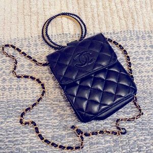 Unauthentic Chanel black leather bag